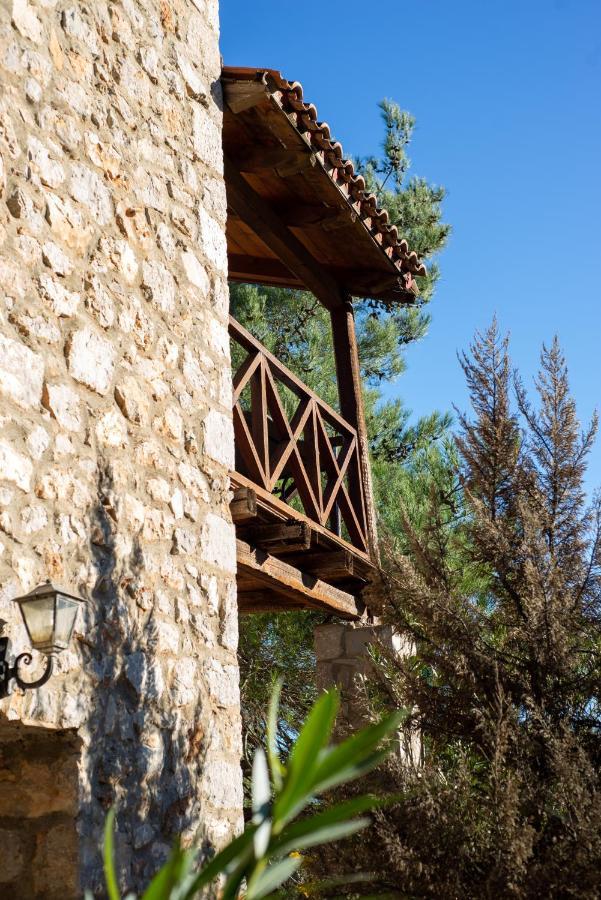 Willa Mariolata Stone House Lílaia Zewnętrze zdjęcie