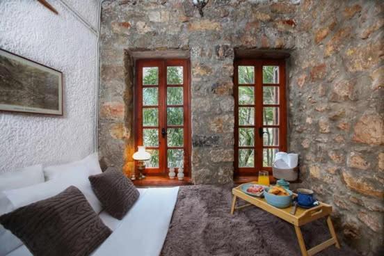 Willa Mariolata Stone House Lílaia Zewnętrze zdjęcie